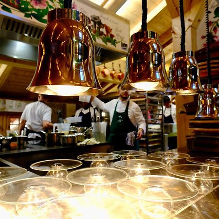 Marc Veyrat Hotel Megeve Luaran gambar