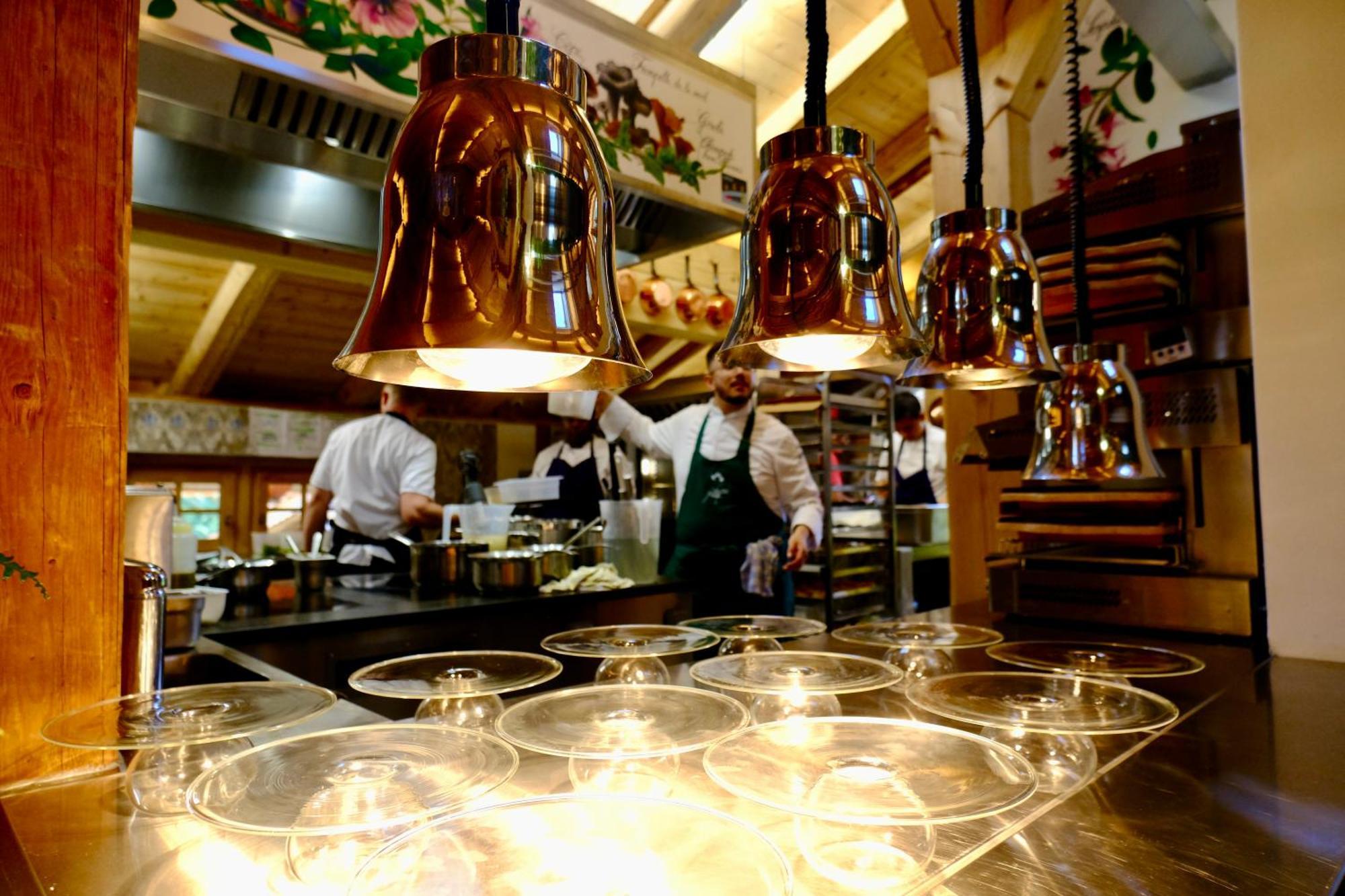 Marc Veyrat Hotel Megeve Luaran gambar